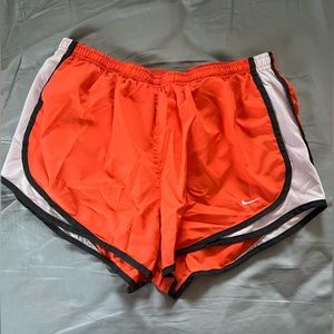 Nike running shorts L
